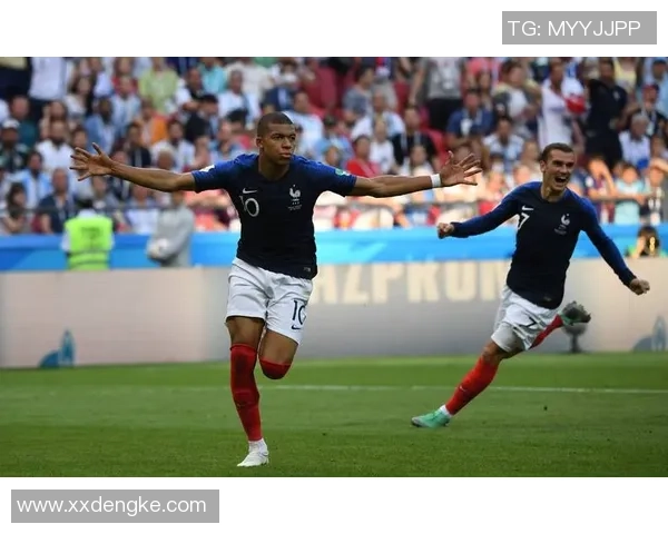 2018年全球最受欢迎的足球明星盘点与精彩瞬间回顾