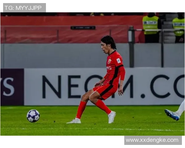 足球明星杰罗德的传奇人生与赛场辉煌成就回顾